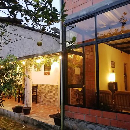 Capybara Home Stay Mindo Exterior foto