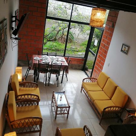 Capybara Home Stay Mindo Exterior foto