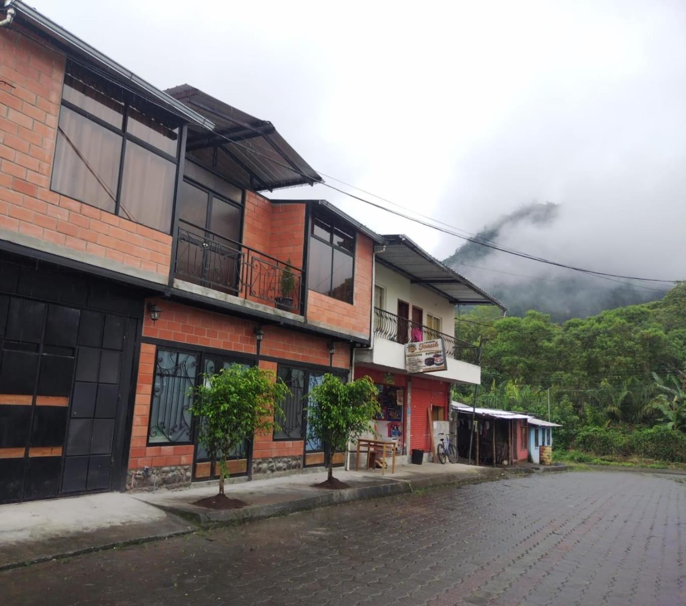 Capybara Home Stay Mindo Exterior foto