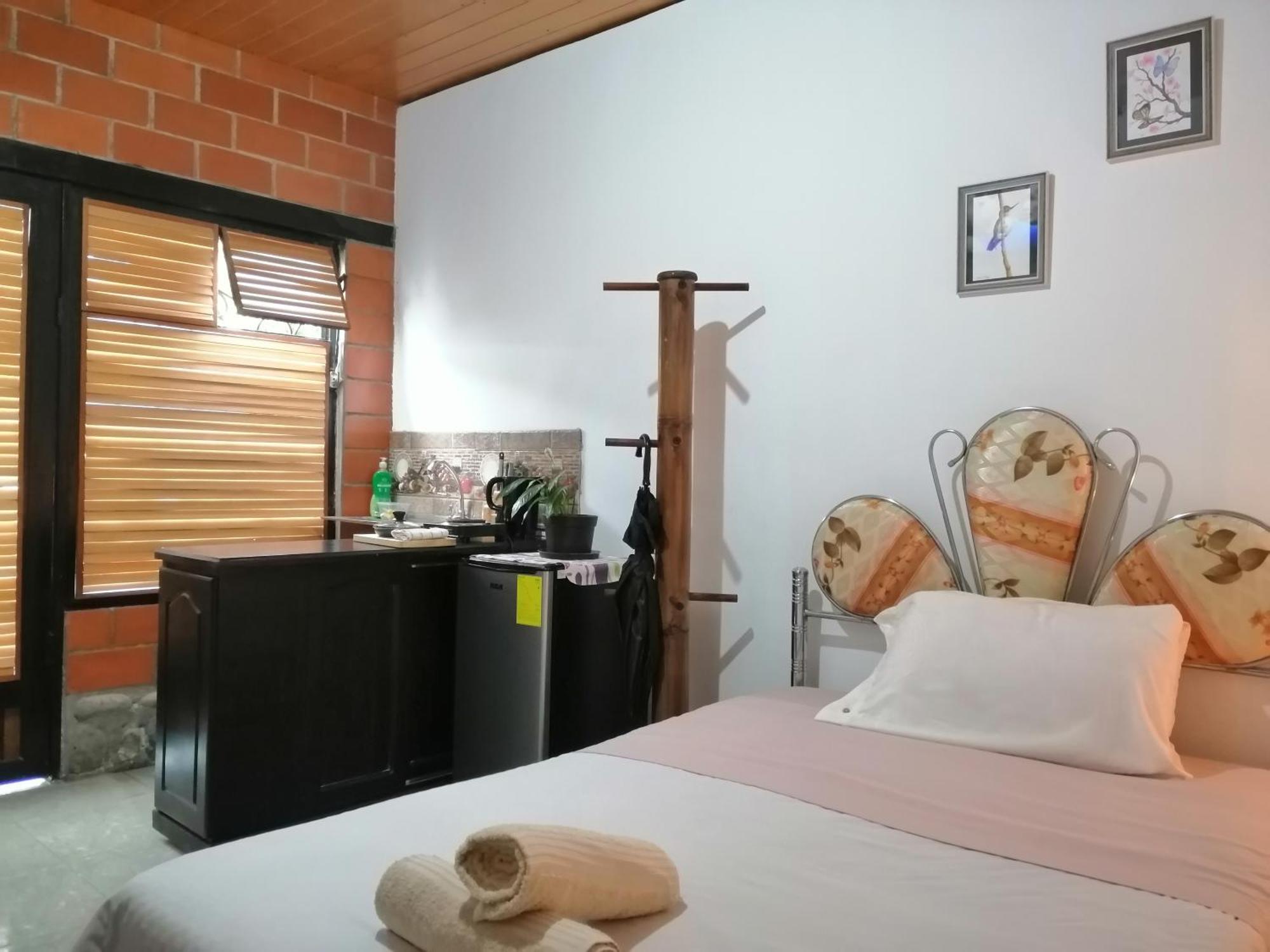 Capybara Home Stay Mindo Exterior foto