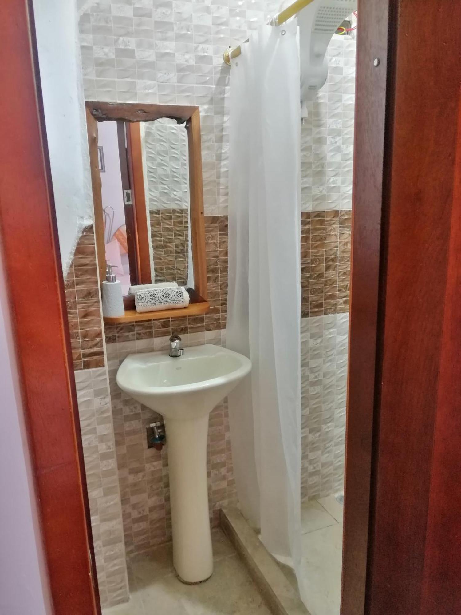 Capybara Home Stay Mindo Exterior foto